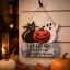 Fa Halloween kopogtató tökkel és macskával, kb. 25 cm