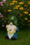 XL Napelemes kerti törpe figura lámpa, 40 cm  polyresin, virág girlanddal