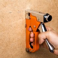 Kézi tűzőgép szett kofferben - tűzőgép + 3 féle kapocs   Kézi tűzőgép szett kofferben - tűzőgép + 3 féle kapocs