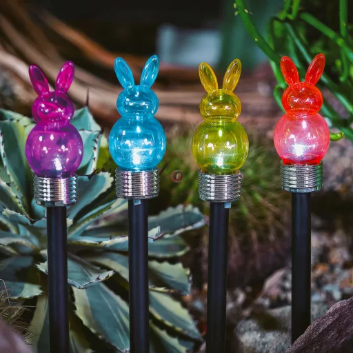 Kerti napelemes lámpa nyuszi forma 1 fehér LED - 5,5 x 38,5 cm vegyes színekben