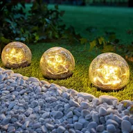   Napelemes kerti Kristálygömb lámpa leszúrható melegfehér 12 cm 15 LED