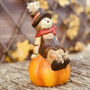 Kerámia őszi madárijesztő figura tökkel 16 cm