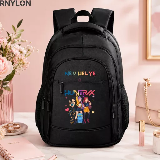 Prémium Démonvadászok Iskolatáska személyre szabható, egyedi névvel "KPOP 3" Fekete