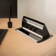   Rejtett elosztó - 3-as felnyíló kivitel 2 x USB, 2,1A ezüst