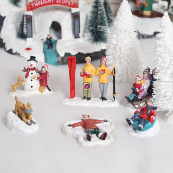 XL Luxury 7 db-os Karácsonyi falu figura szett "Snow fun"