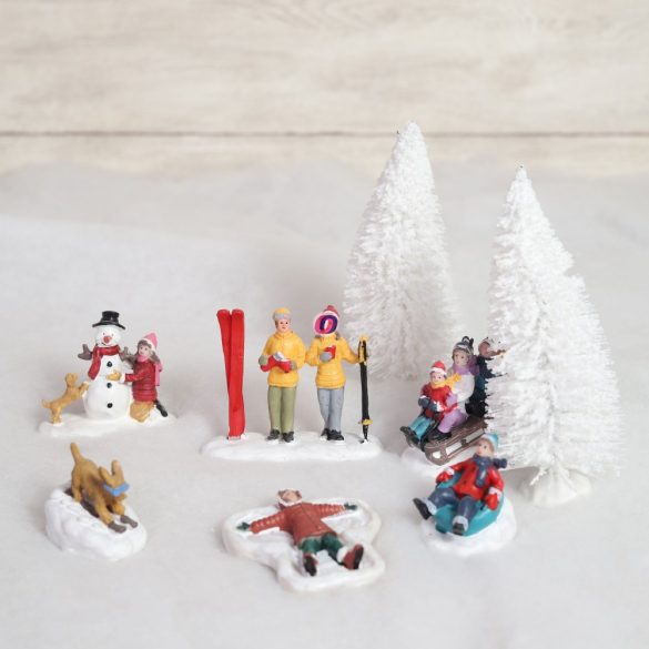 XL Luxury 7 db-os Karácsonyi falu figura szett "Snow fun"