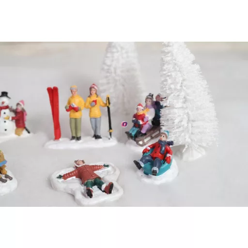 XL Luxury 7 db-os Karácsonyi falu figura szett "Snow fun"