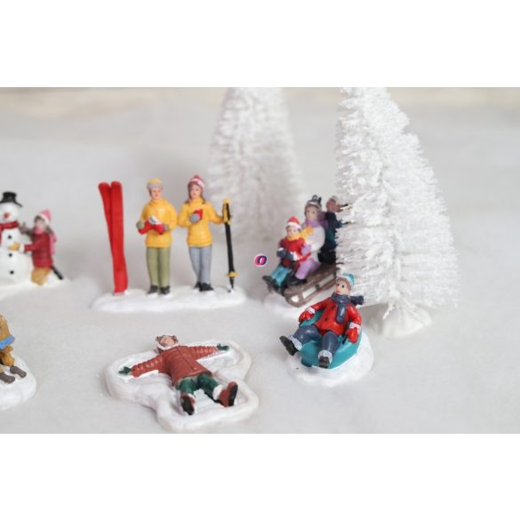 XL Luxury 7 db-os Karácsonyi falu figura szett "Snow fun"
