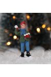 Karácsonyi falu makett figura fiú hógolyókkal, zöld kabátban