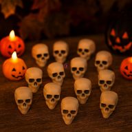 Halloween Koponya Dekor Szett – 12 db 4,5 cm-es koponyák