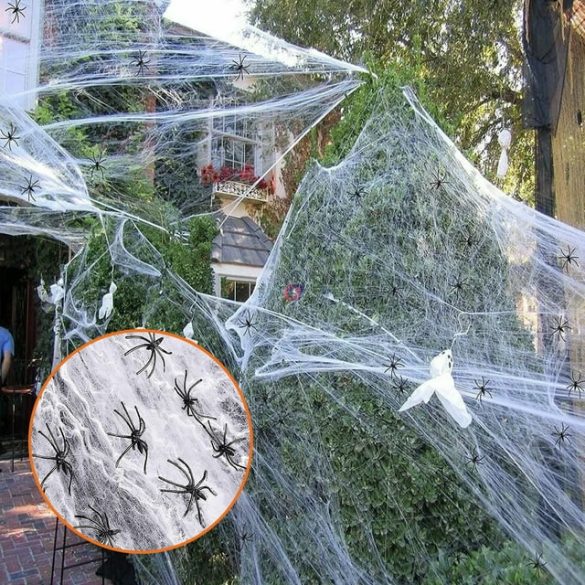 Élethű Halloween Pókháló 4 db pókkal fehér halloween kellék