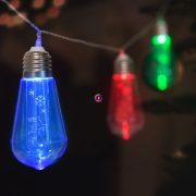   LED fényfüzér - Villanykörte - 10 LED - 1,9 méter - színes - 2 x AA
