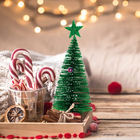 Mini dekor műfenyő glitteres 18 cm 4 szín