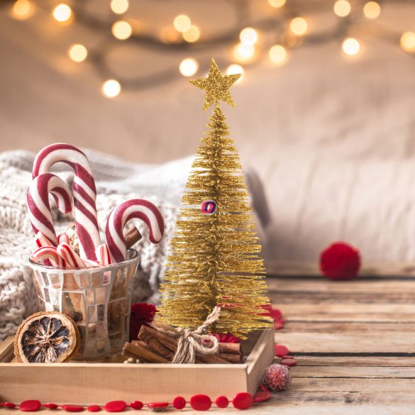 Mini dekor műfenyő glitteres 18 cm 4 szín