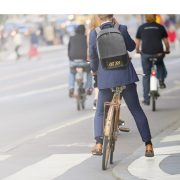   Prémium Hátizsák, Beépített irányjelzővel bizkliseknek, rollereseknek
