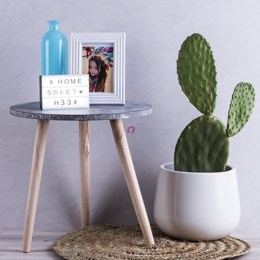 Világító fénydoboz – 82 darabos betűkészlettel, LED háttérvilágítással  15 x 10.7 x 4.1 cm