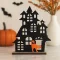 Halloweeni szellemház dísz, fa 14x18 cm
