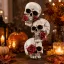 XL Tripla Koponyás halloweeni szobor rózsával 29 cm