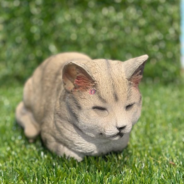 Prémium élethű kerti kutya-cica figura, fekvő, 3 féle 18 cm