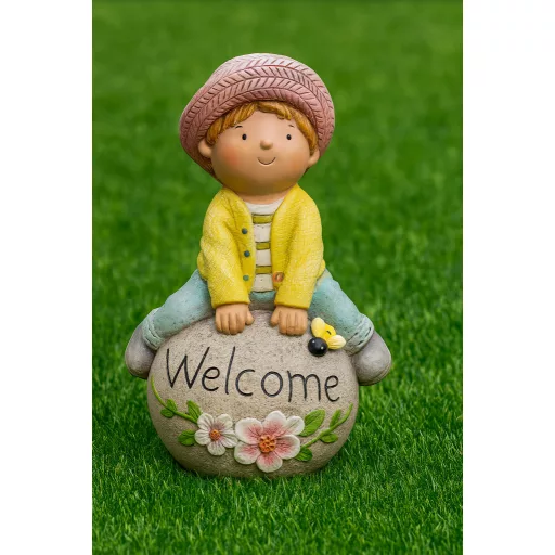 XL Kerti gyerek figura welcome felirattal , kövön ülő 42 cm