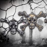 Halloweeni kalóz koponya fali akasztós dísz arany/ezüst 2 féle választható kivitel 26 cm   Halloweeni kalóz koponya fali akasztós dísz arany/ezüst 2 féle választható kivitel 26 cm