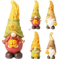   Őszi Manó Tököt Tartva – 30 cm – 4 Féle Polyresin Design