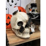 Prémium halloweeni koponya pillangókkal 19 cm