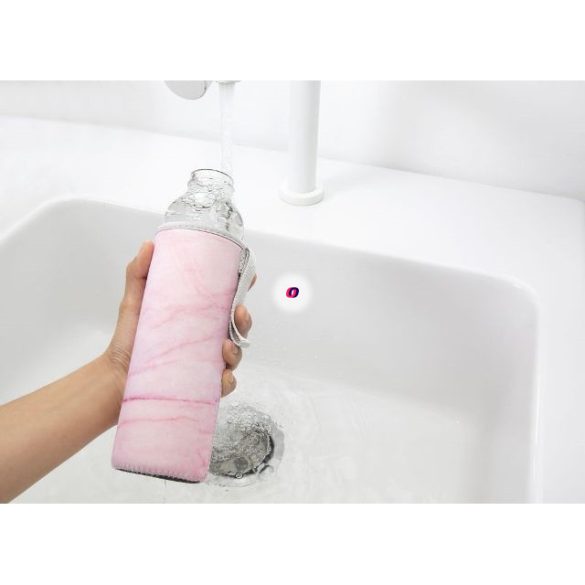Újratölthető vizespalack tokban, rózsaszín márvány