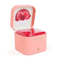 9 db műrózsa díszdobozban nyaklánccal - 11 x 11 x 9,5 cm - rózsaszín   9 db műrózsa díszdobozban nyaklánccal - 11 x 11 x 9,5 cm - rózsaszín