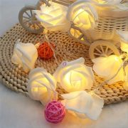   Tavaszi rózsa fényfüzér 20 LED, fehér Rózsafejek  4 m elemes 3xAA