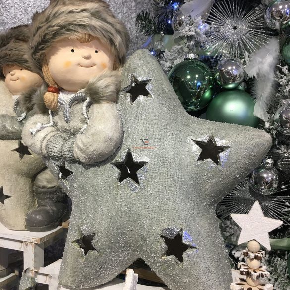 Gyerek csillaggal,kerámia 32x16x46cm barna 2 féle karácsonyi LED figura