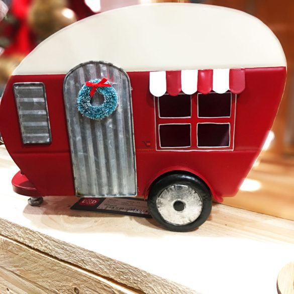 Lakókocsi Led világítással fém 30,5x13,5x23,5cm piros karácsonyi autó