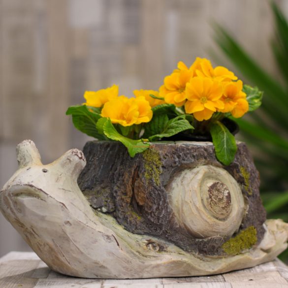 Kerti figura Csiga kaspóval faragott fa hatású poly 39X22X16 zöld