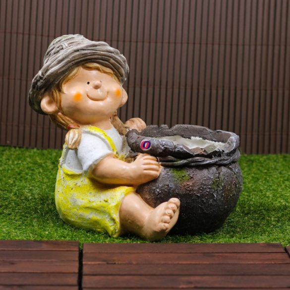 Kerti figura lány kaspóval, ülő ültethető álló 37 cm