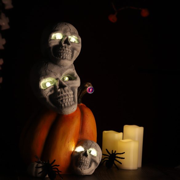 Óriás Halloweeni LED Töklámpás koonyákkal, kerámia 51 cm