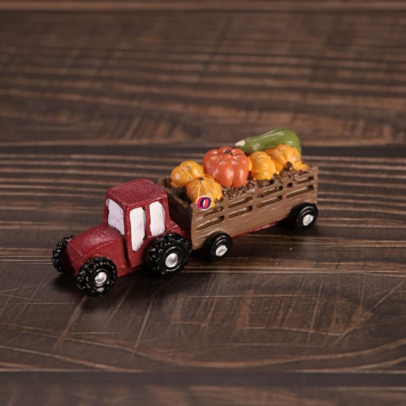 Őszi Traktor tökkel poly 9,2x2,9x3,2cm piros,narancssárga