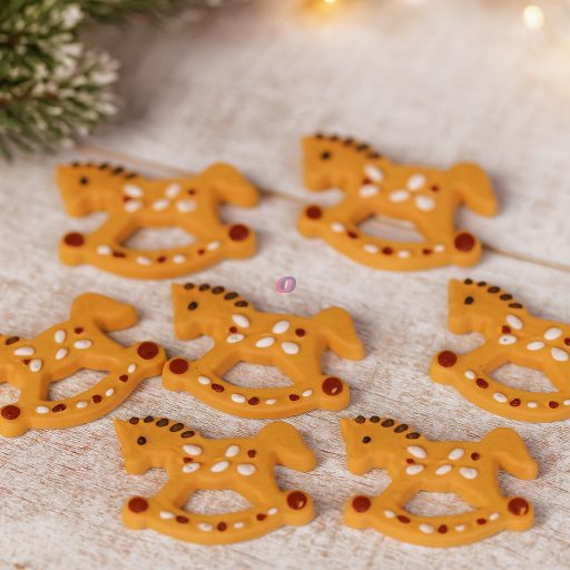 Mézeskalács hintaló öntapadós poly 3x2,1x0,5cm barna 8 db-os szett