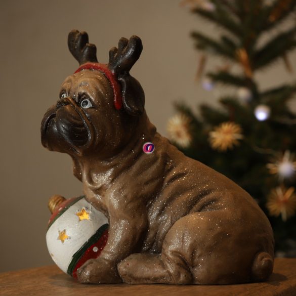 Kutya karácsonyi gömbbel LED-es poly 33x20,5x34,5cm barna