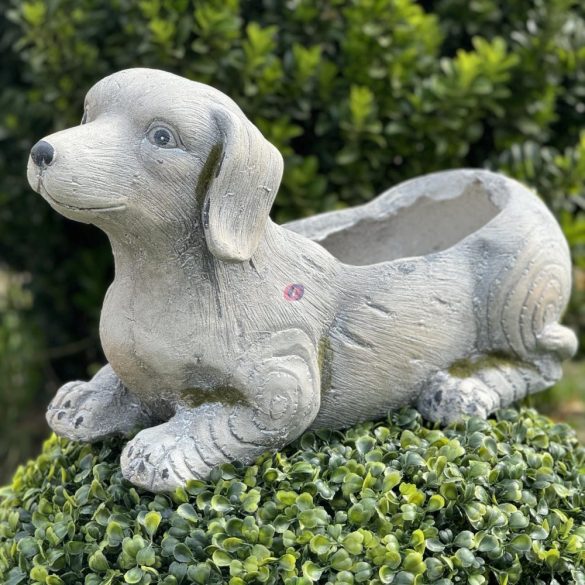 Kerti figura Fekvő kutya, mohás, kaspóval 36 cm