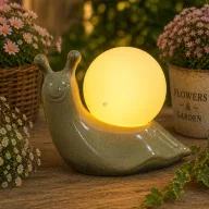 Csiga LED-es gömbbel 14x8x11,5 cm