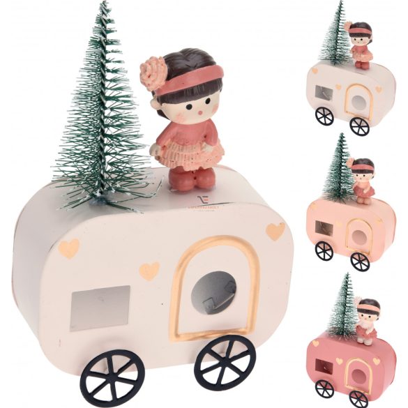 Karácsonyi lakókocsi kislánnyal 14 cm 3 féle választható kivitel