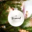 Egyedi neves karácsonyfa gömb dísz 10cm, fehér, névre szóló