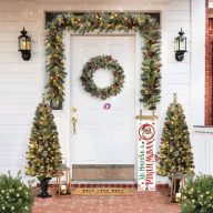 Karácsonyi retro fa tábla 60 cm "Mi hiszünk a mikulásban" zöld, piros, bejárati ajtó mellé, akasztható   Karácsonyi retro fa tábla 60 cm "Mi hiszünk a mikulásban" zöld, piros, bejárati ajtó mellé, akasztható