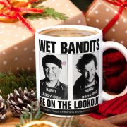   Reszkessetek betörők bögre, "Wet Bandits" 300ml fehér