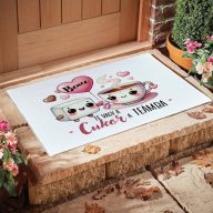 Egyedi neves Szerelmes szőnyeg, kádkilépő 60X40 cm "Te vagy a cukor a teámba" tört fehér   Egyedi neves Szerelmes szőnyeg, kádkilépő 60X40 cm "Te vagy a cukor a teámba" tört fehér