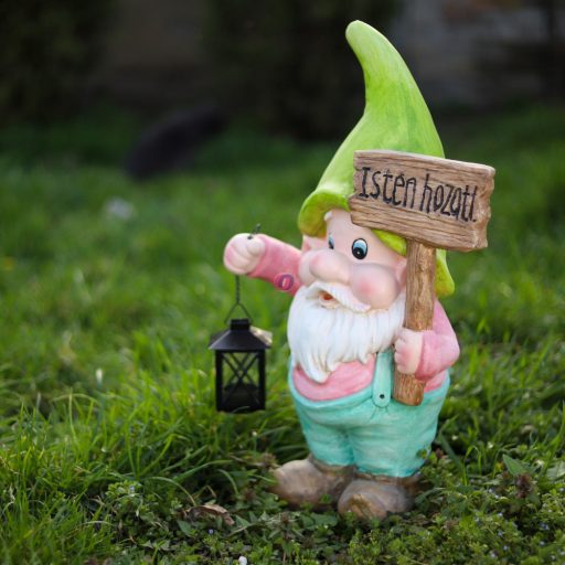 Óriás kerti törpe figura isten hozott táblával 52 cm