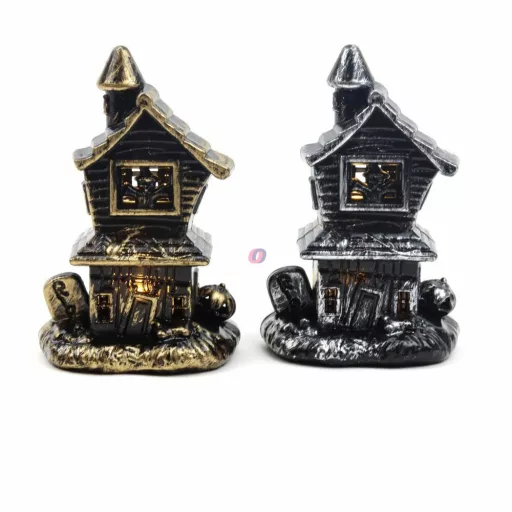 LED-es Halloweeni házikó figura 10,5 cm, 2 féle választható kivitel