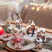   Téli falu házikó LED világítással, színes, kézzel festett 10 cm Mix kivitelben