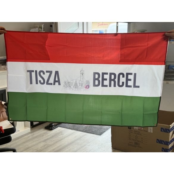 Óriás szurkolói magyar zászló személyre szabott egyedi logóval 90x150 cm