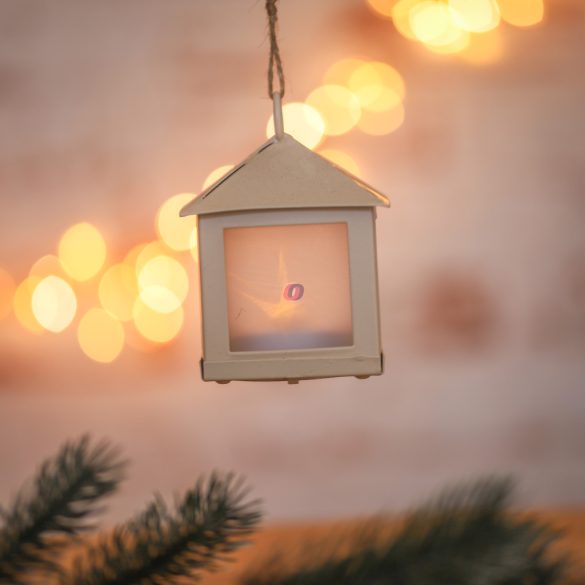 LED-es házikó akasztóval, fehér